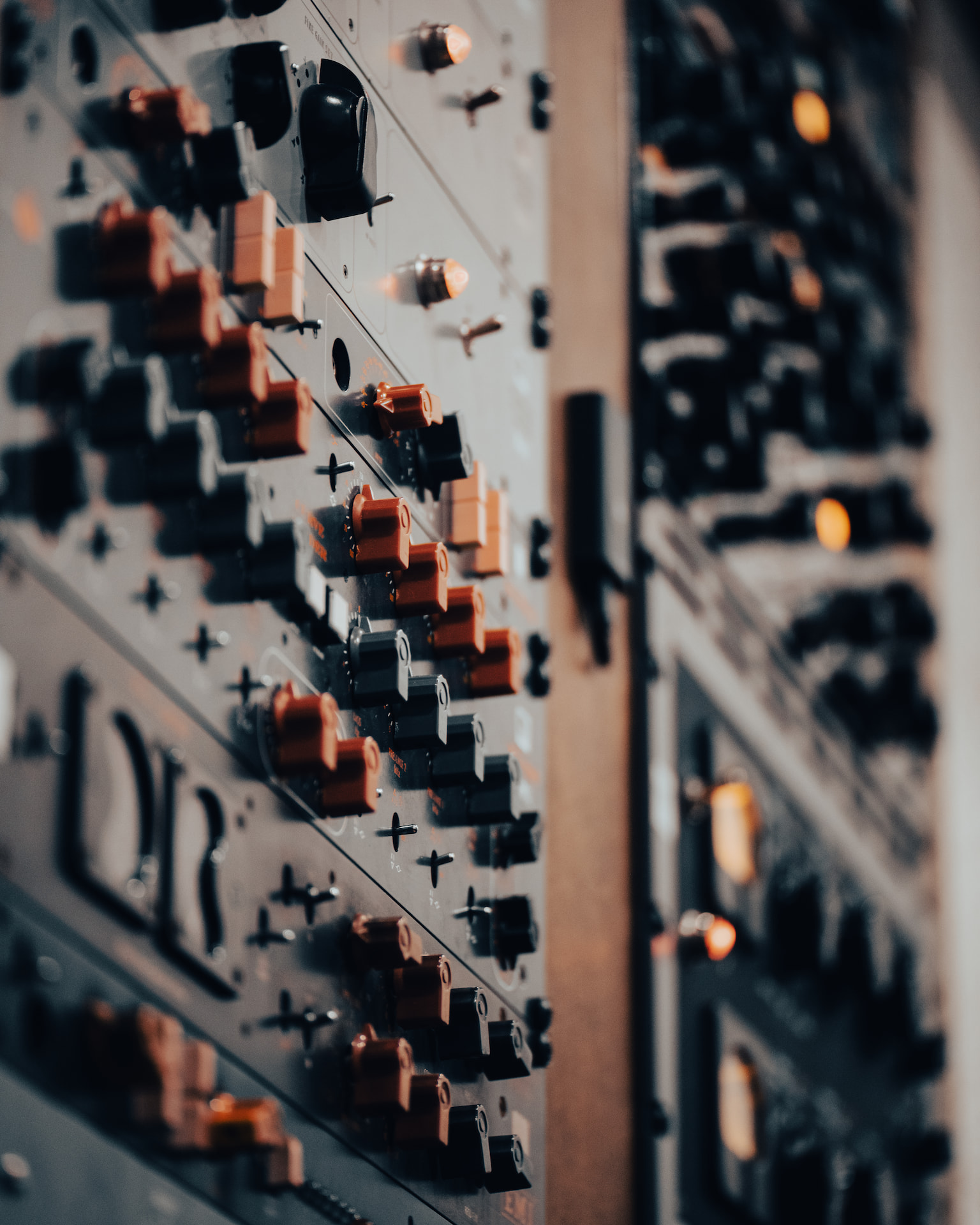 EQ